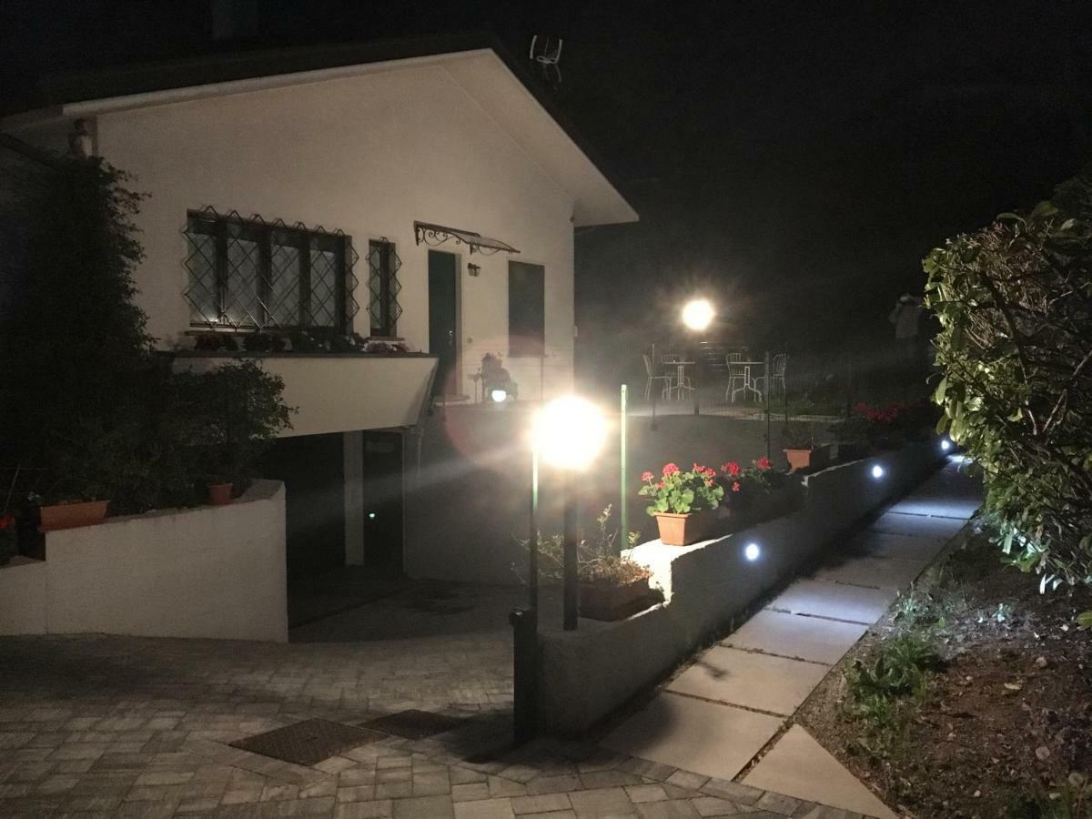 Carugo Elleboro B&B 외부 사진